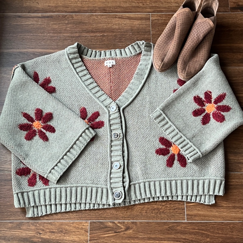 POL Boxy Floral Design Cardigan Sweater